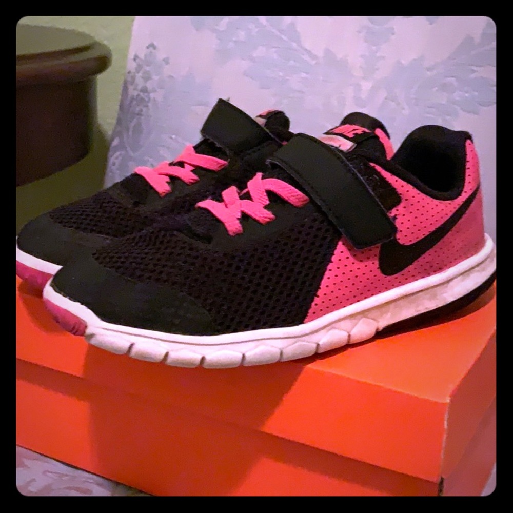 🥰Nike Flex Experience 5 Pink Black White🥰